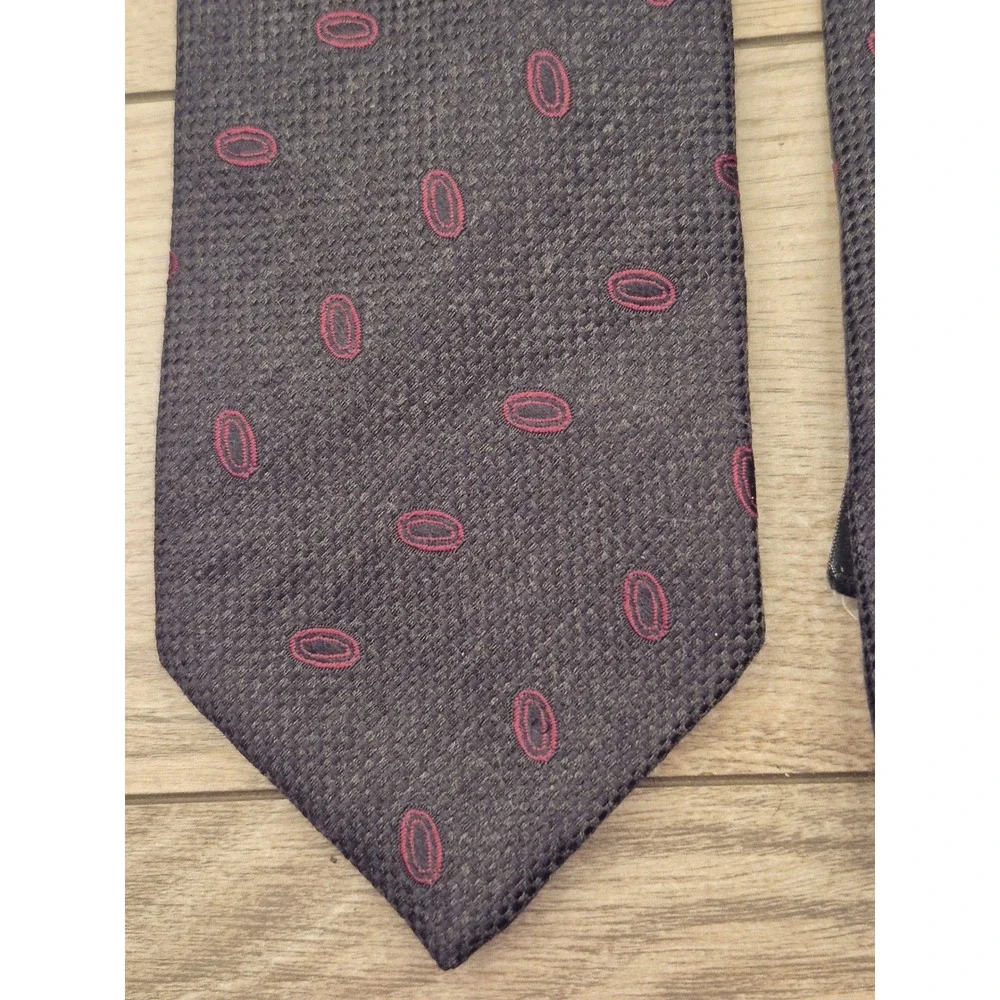 Lorenzini Hand Made in Italy Silk Blend Red Geometric Oval Pattern Necktie Black